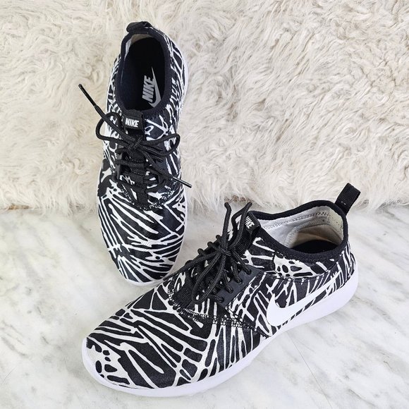 NIKE 749552 Womens Zebra Print Sportswear Sneakers Size 7.5 - Picture 1 of 8